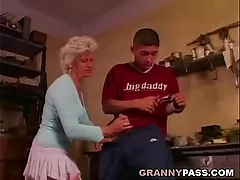Granny Toute seule Wants Buttfuck